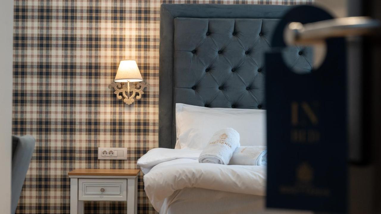 Brettania Hotel อิโออันนินา ภายนอก รูปภาพ