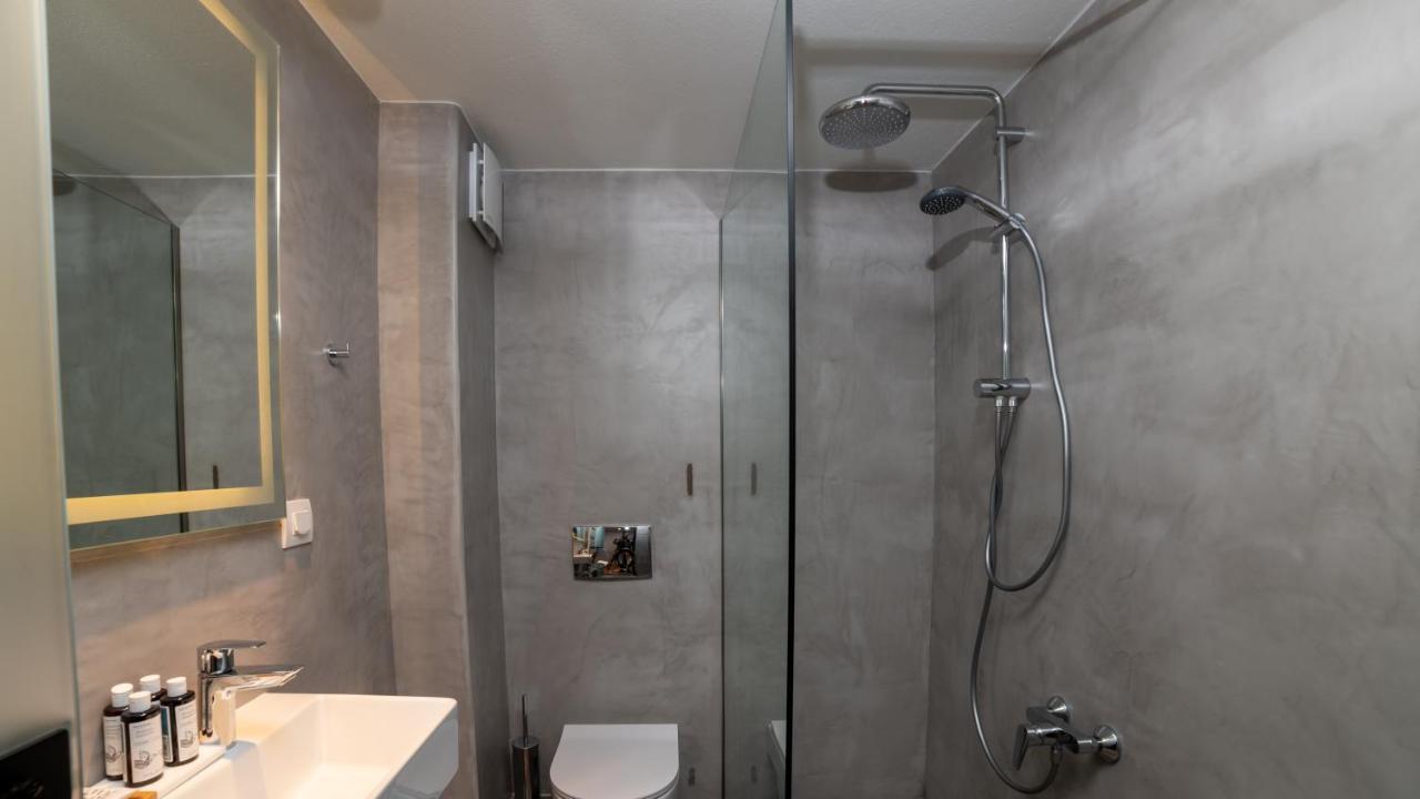 Brettania Hotel อิโออันนินา ภายนอก รูปภาพ