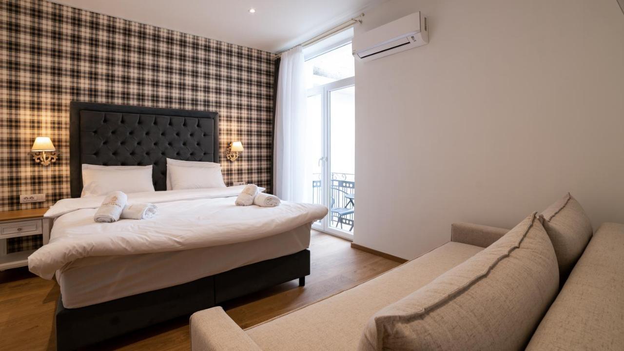 Brettania Hotel อิโออันนินา ภายนอก รูปภาพ