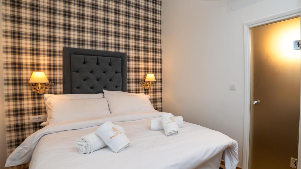 Brettania Hotel อิโออันนินา ภายนอก รูปภาพ