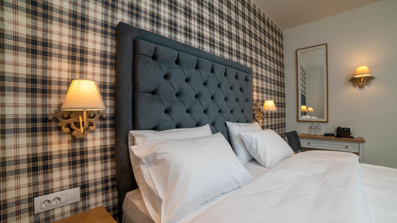 Brettania Hotel อิโออันนินา ภายนอก รูปภาพ